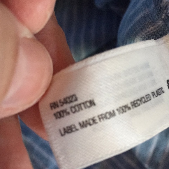 NWT. Size S Gap T Shirt - Picture 4 of 4